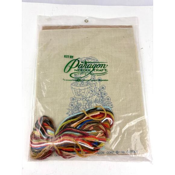 VTG 1975 Paragon Needlecraft Exquisite "Hummel" Stitchery Kit 0232 NEW - Picture 3 of 6